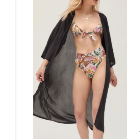 Urban Outfitters Cover-Up - Picture 2 of 4